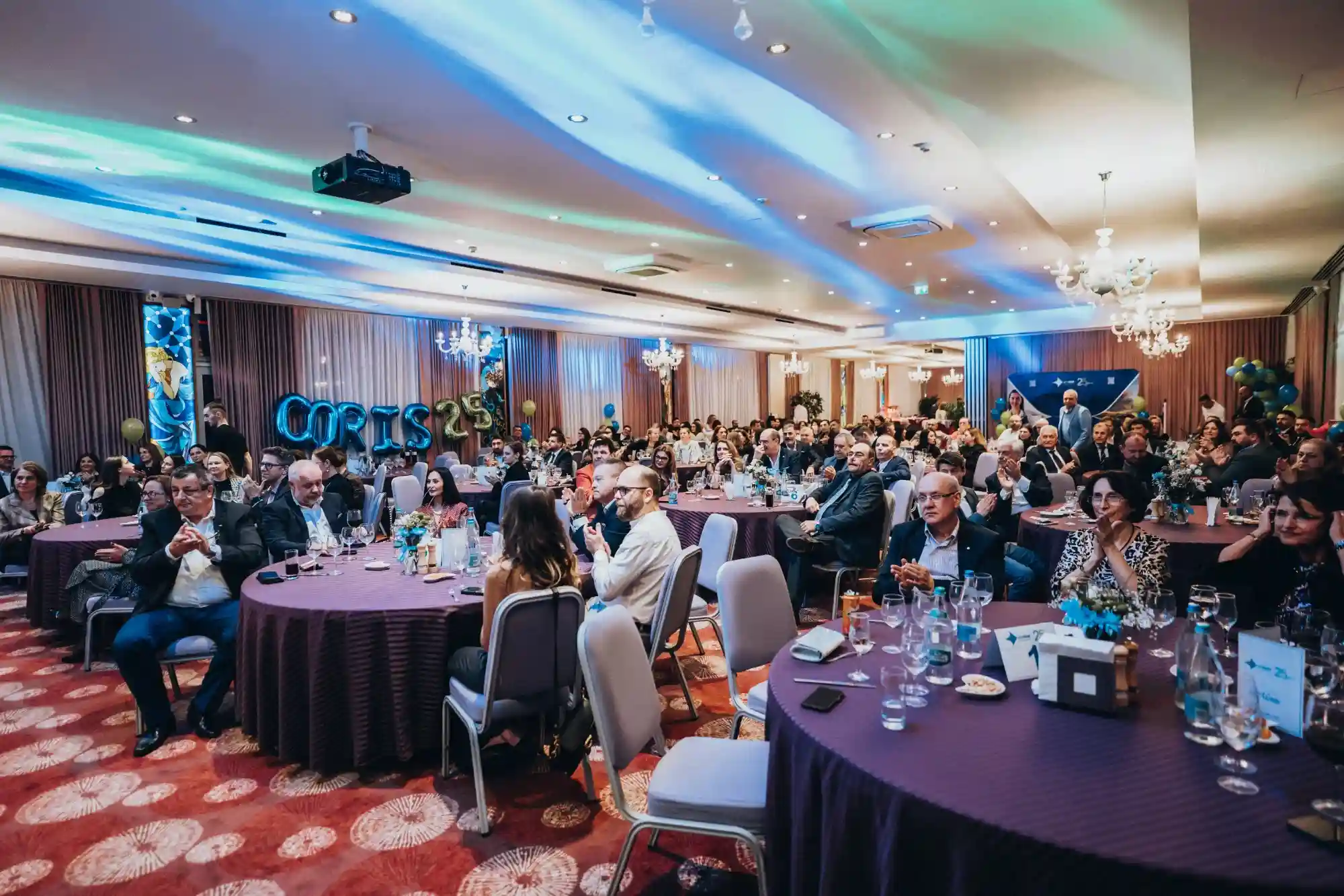 Sală eveniment — atmosferă